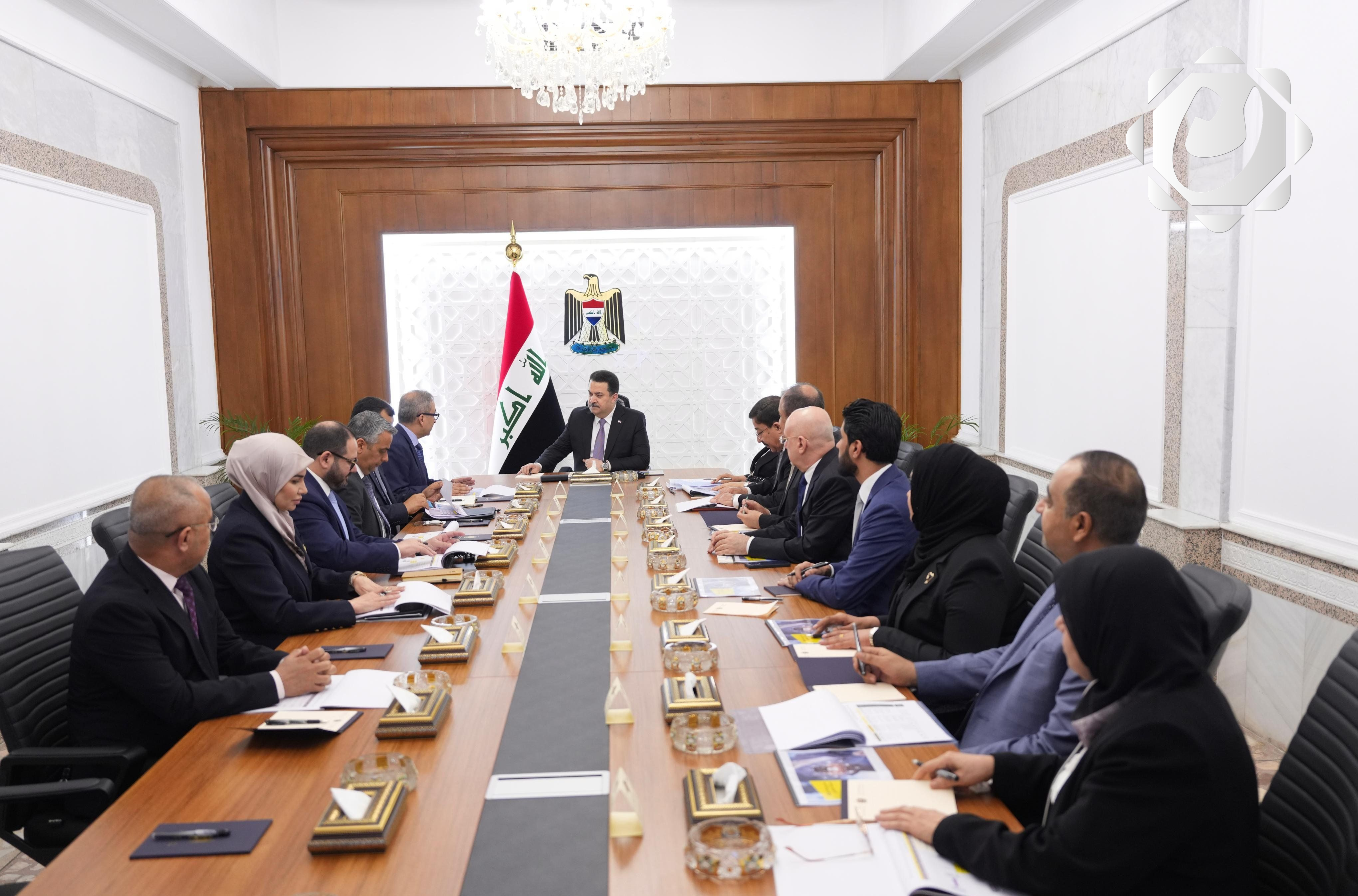 رئيس الوزراء السوداني يقود اجتماعاً لمتابعة إصلاح مصرفَي الرافدين والرشيد