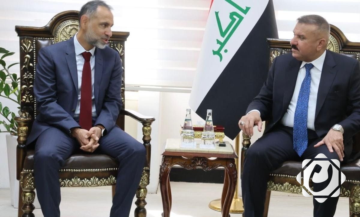 تعزيز التعاون الأمني: وزير الداخلية العراقي يستقبل السفير البريطاني