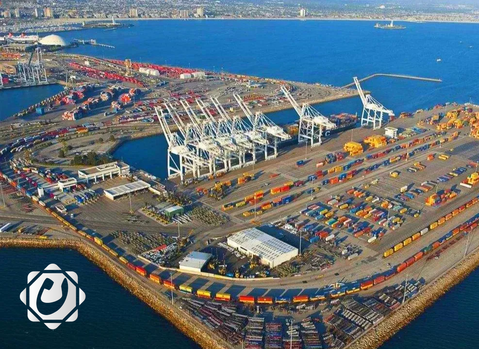 تجدد التوترات: باكستان تمنع السفن الهندية من دخول موانئها