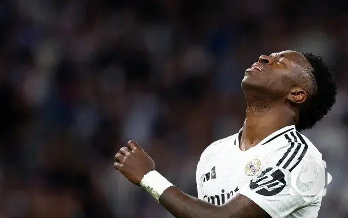 اتحاد جدة ينفي التفاوض مع فينيسيوس جونيور