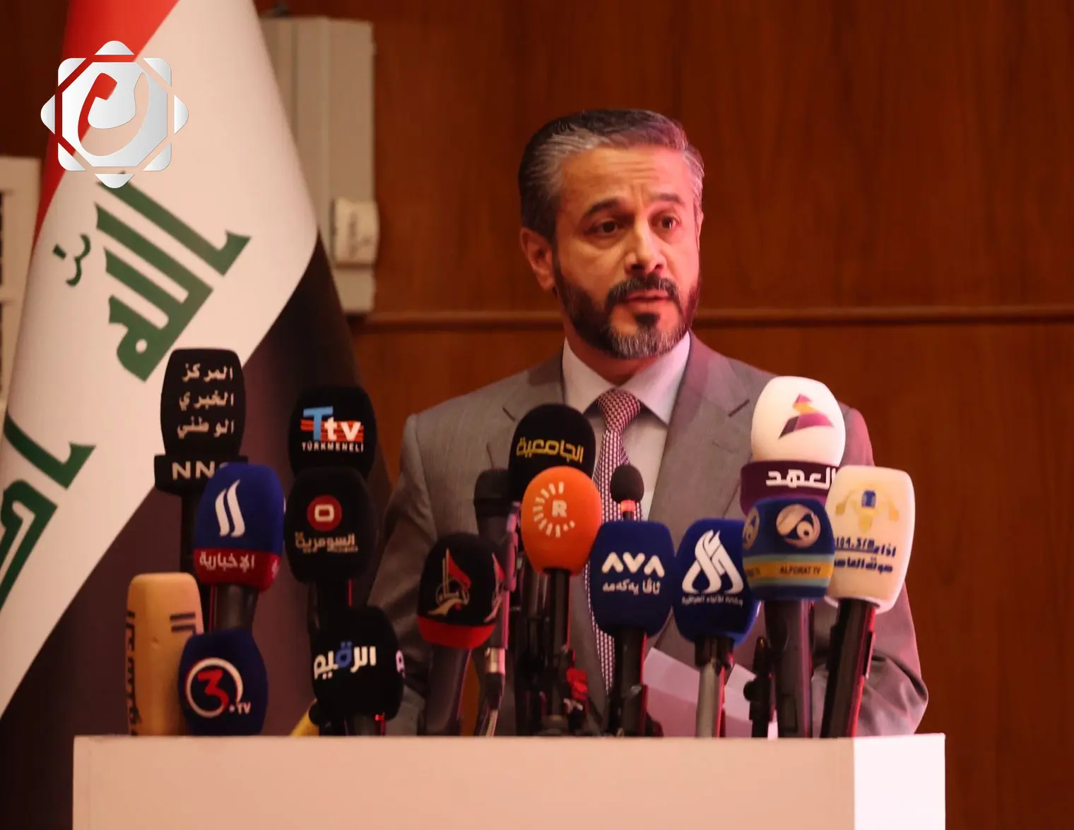 وزير التعليم العالي يعلن عن خطة لإعادة تقييم مناهج اللغة العربية