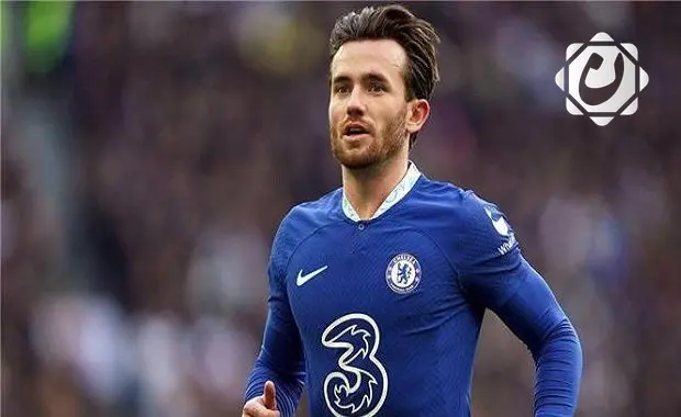 ستراسبورج يعبر عن اهتمامه بضم مدافع تشيلسي بن تشيلويل