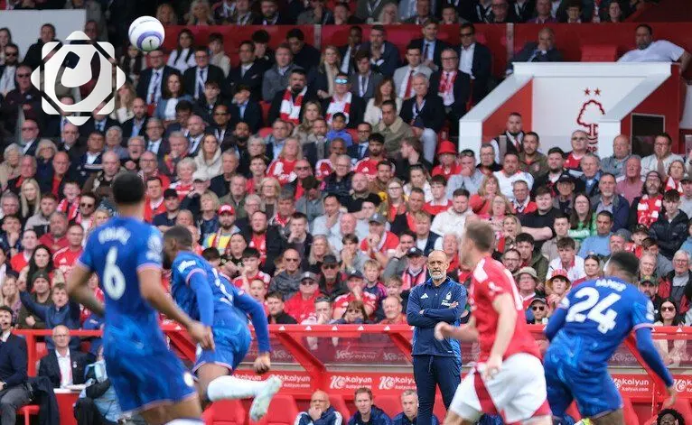 الدوري الإنجليزي يشهد أول إقالة في موسم 2025-2026