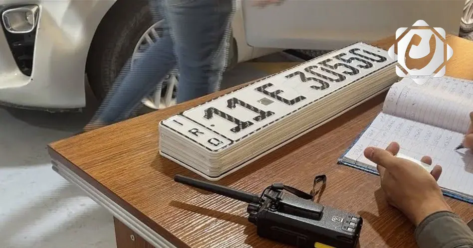 دعوة لسائقي المركبات لمراجعة مواقع المرور لاستلام اللوحات المرورية