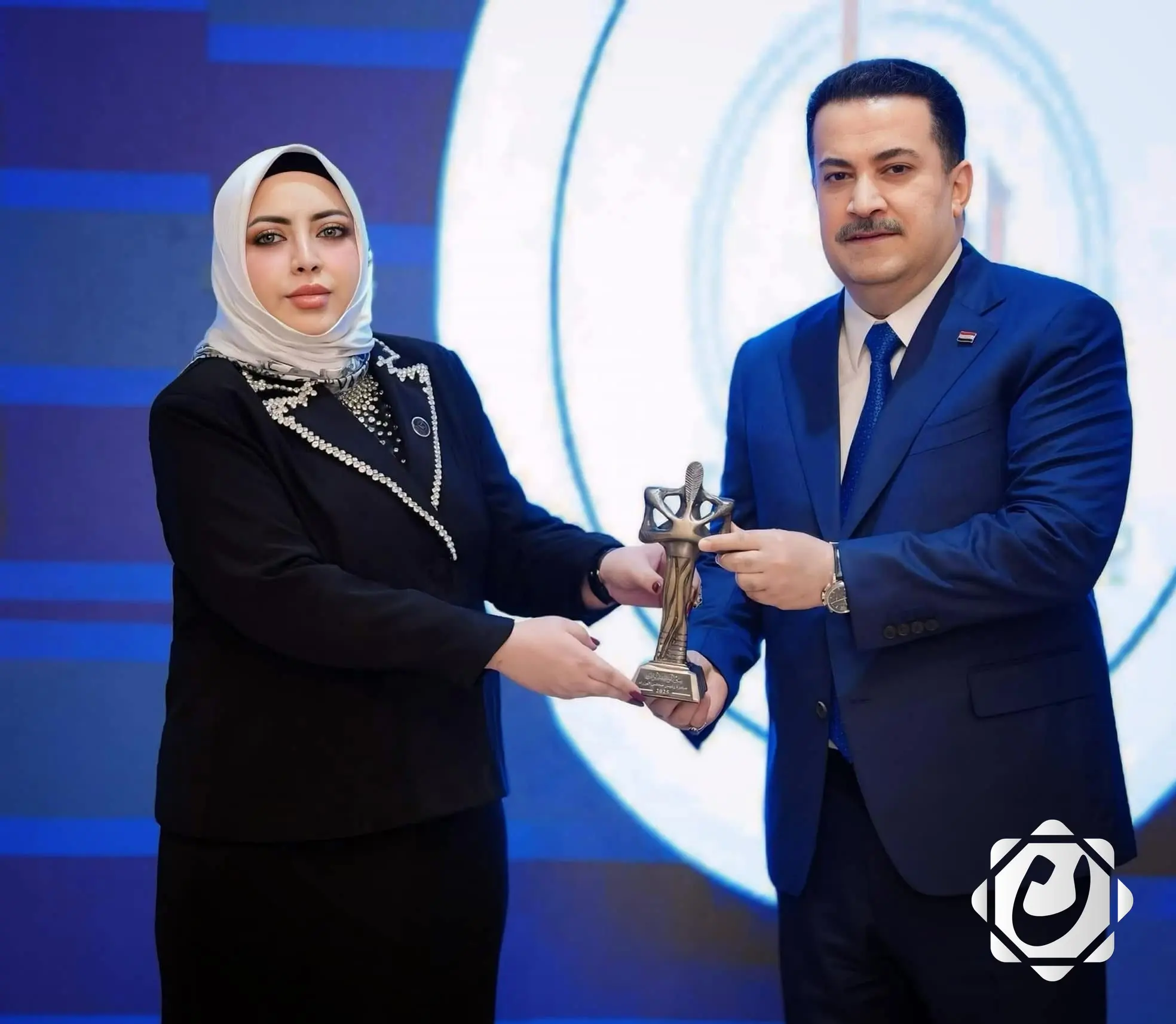 المهندسة عائشة جميل من الأنبار تفوز بجائزة الإبداع