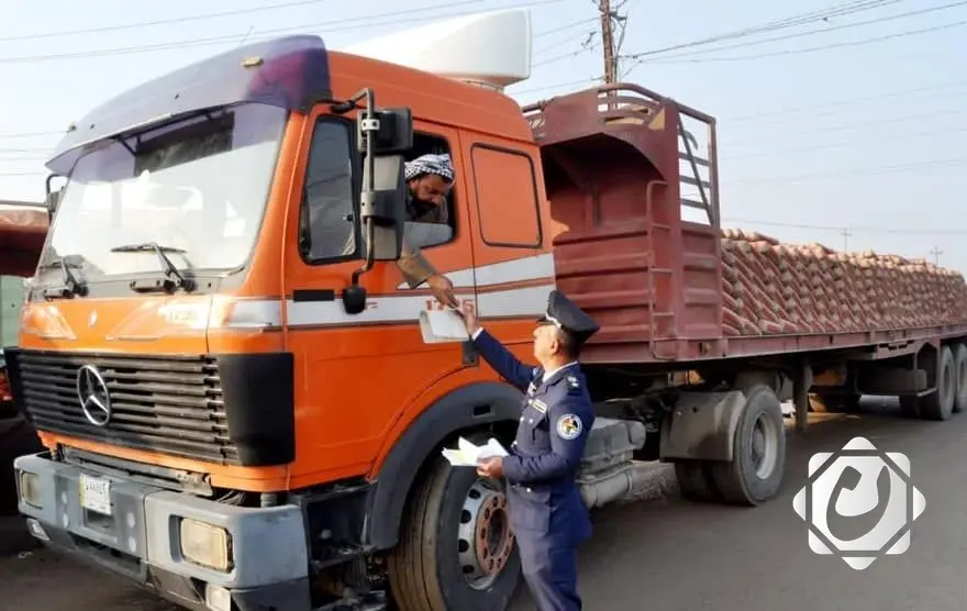 المرور: حظر وقوف المركبات الإنشائية في الشوارع السكنية وفرض غرامات على المخالفين