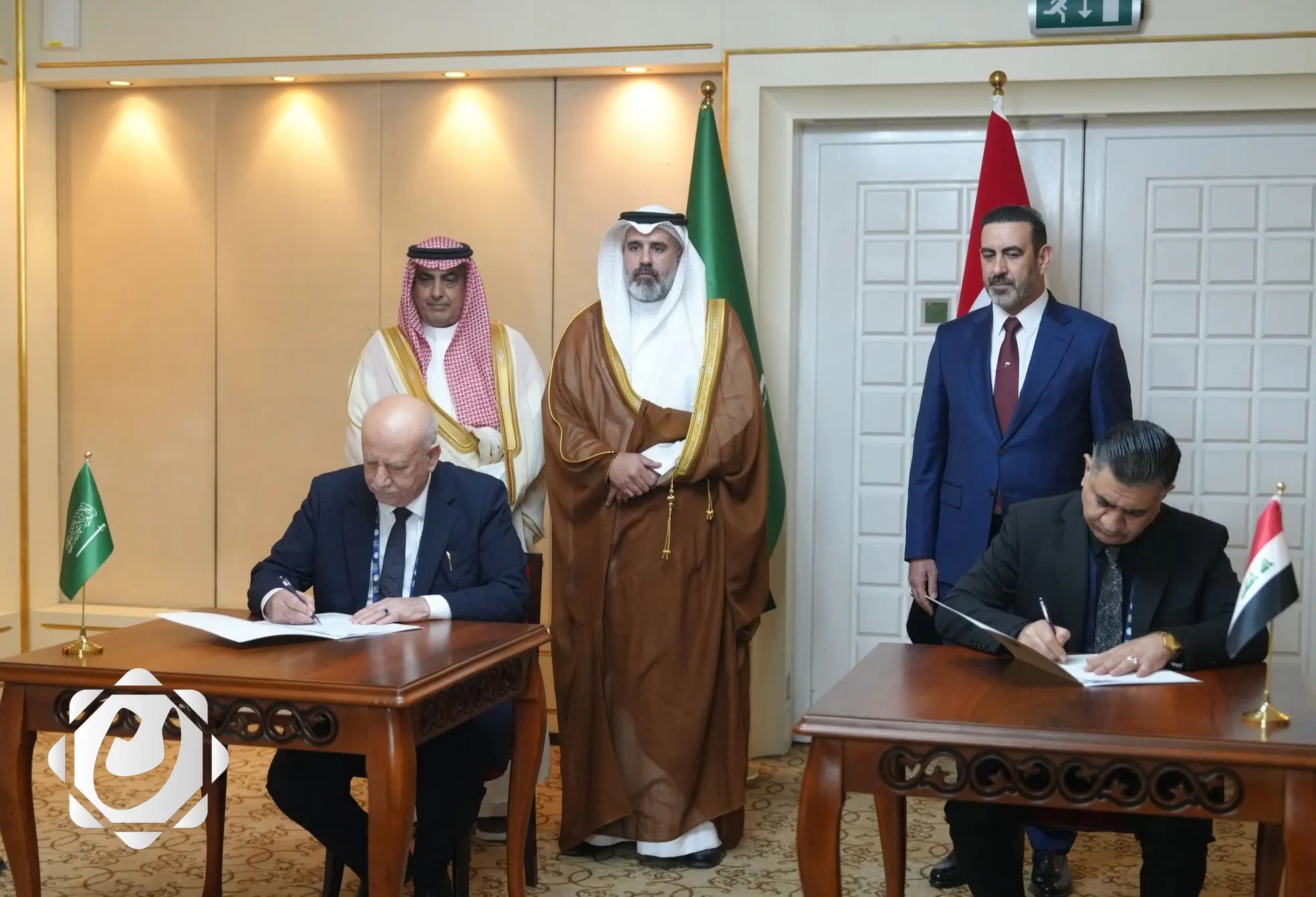 وزير الصناعة يوقع اتفاقًا أوليًا مع السعودية لمشاريع بتروكيمياوية في البصرة