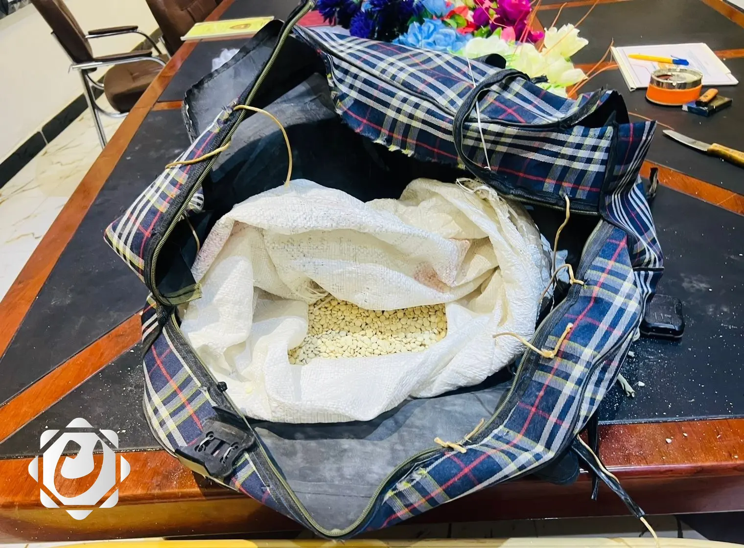 إحباط محاولة تهريب مواد مخدرة عبر منطاد على الحدود العراقية