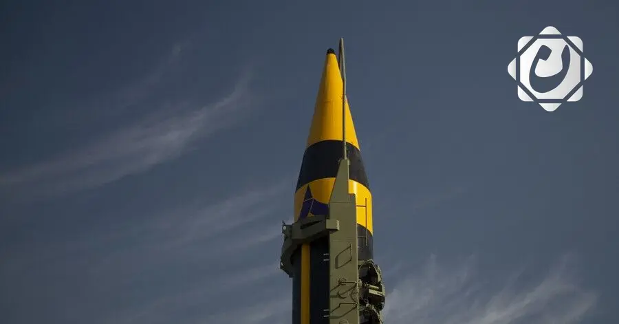 الحرس الثوري الإيراني يؤكد زيادة مدى صواريخه للدفاع عن الوطن