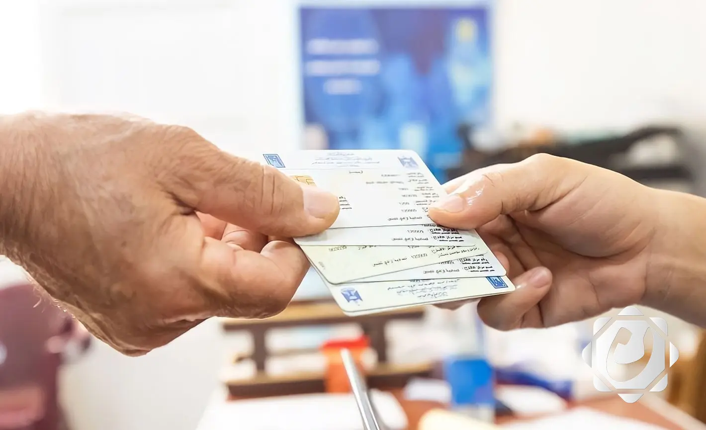 المفوضية العليا للانتخابات تواصل توزيع البطاقات البايومترية حتى يوم الاقتراع