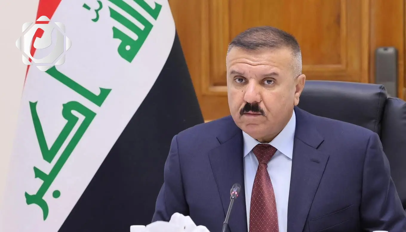 وزير الداخلية يؤكد أهمية الاهتمام بالرتب الصغيرة من الضباط والمنتسبين العقود