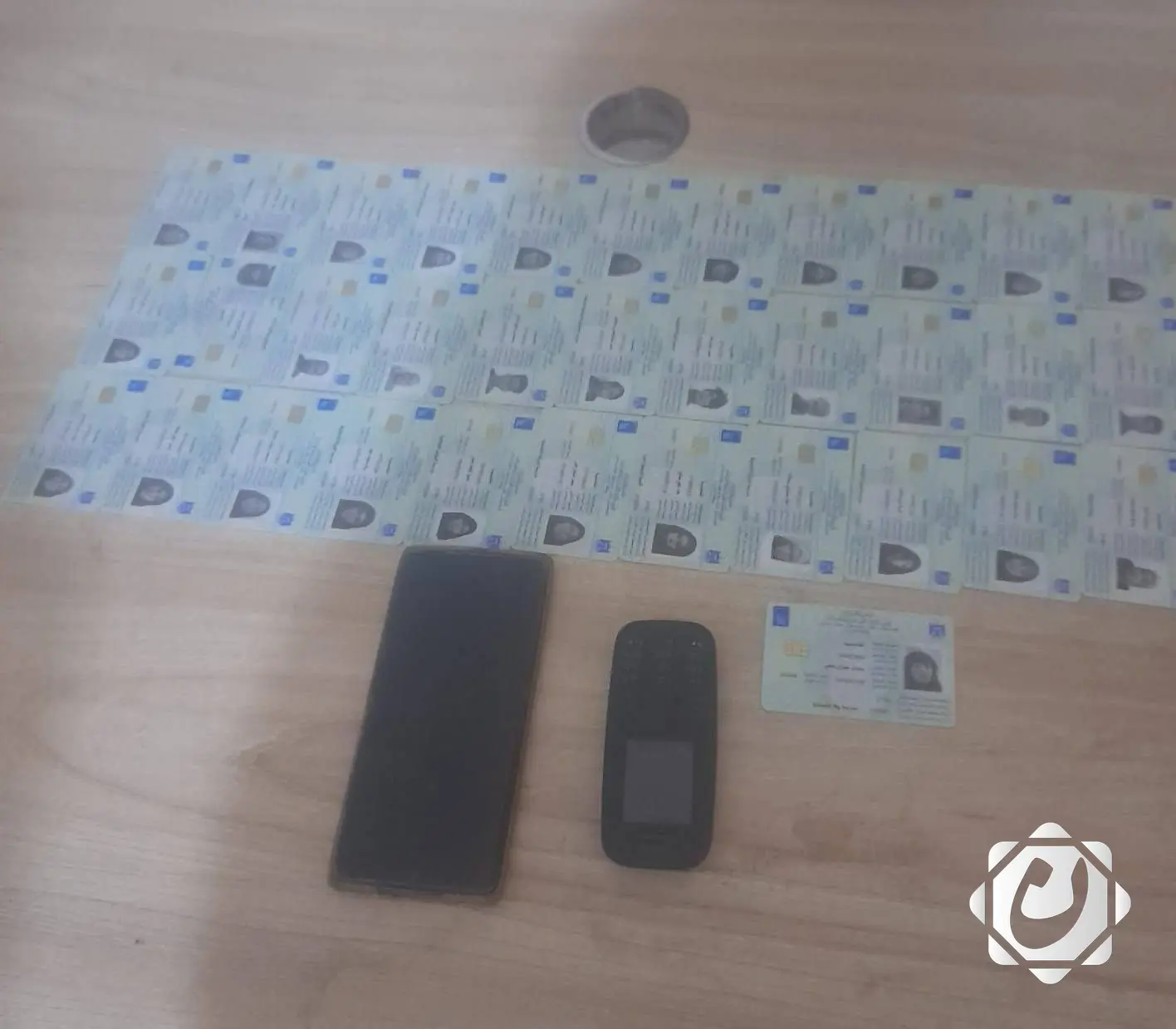 اعتقال متهم ببيع البطاقات الانتخابية في الديوانية