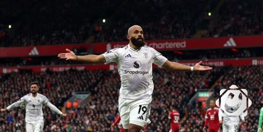 مانشستر يونايتد يحقق فوزًا مثيرًا على ليفربول في الدوري الإنجليزي