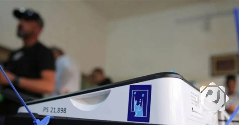 المفوضية توضح آلية تصويت العراقيين في الخارج وتؤكد استمرار تسليم البطاقات الانتخابية