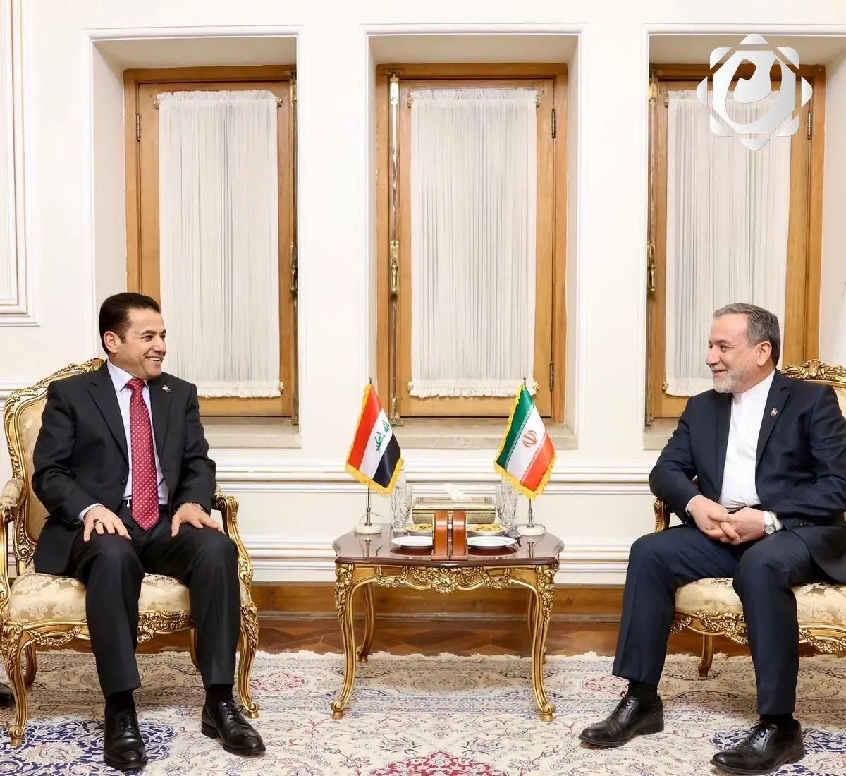 الأعرجي يؤكد لوزير الخارجية الإيراني: الدبلوماسية هي الحل الأمثل للإشكالات الدولية