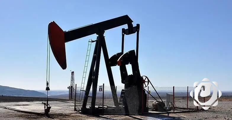 تراجع أسعار النفط لجني الأرباح بعد قفزة بنسبة 5% مع توقعات بتحقيق مكاسب أسبوعية