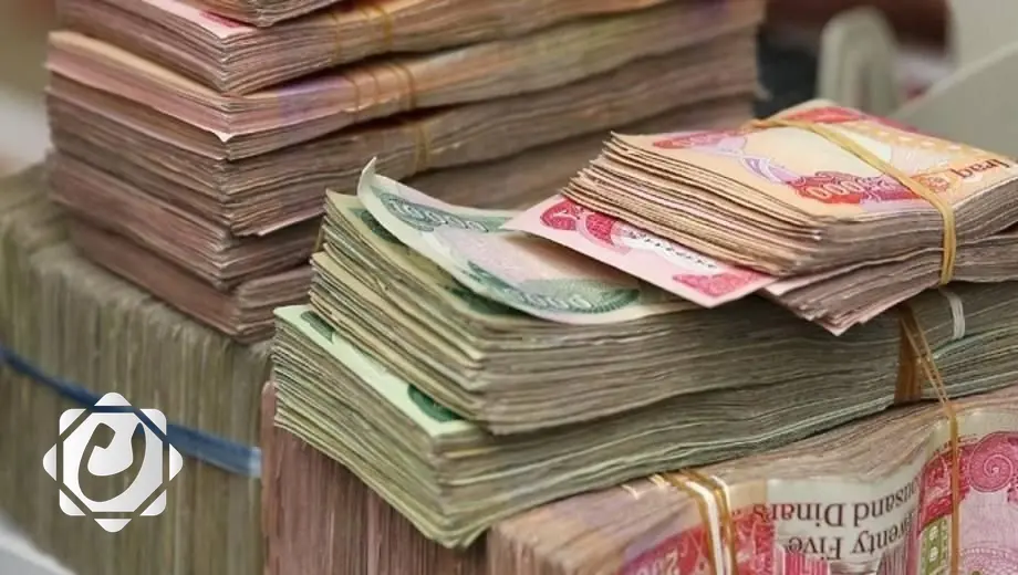 خبير اقتصادي: إيرادات النفط في سبتمبر بلغت 7 مليارات دولار صرفت على الرواتب والرعاية الاجتماعية