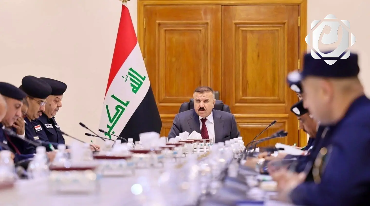 وزير الداخلية يوجه بتأهيل الطائرات المروحية المستوردة للعمل ليلاً ونهاراً