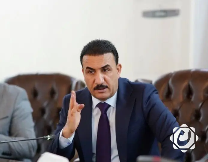 وثيقة تكشف توقيع وزير التربية بلون أحمر على ورقة خالية