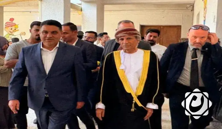 ممثل الأمم المتحدة يزور مراكز الاقتراع في البصرة