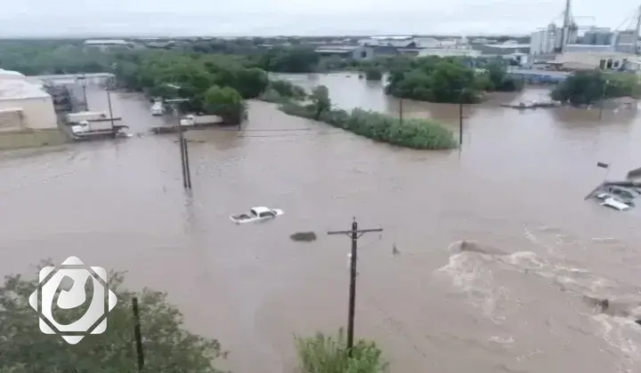 فيضانات جنوب شرق آسيا تودي بحياة أكثر من 320 شخصًا