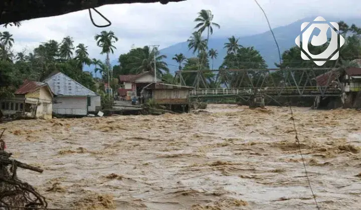 ارتفاع حصيلة ضحايا الفيضانات في إندونيسيا إلى نحو 600 قتيل ومفقود