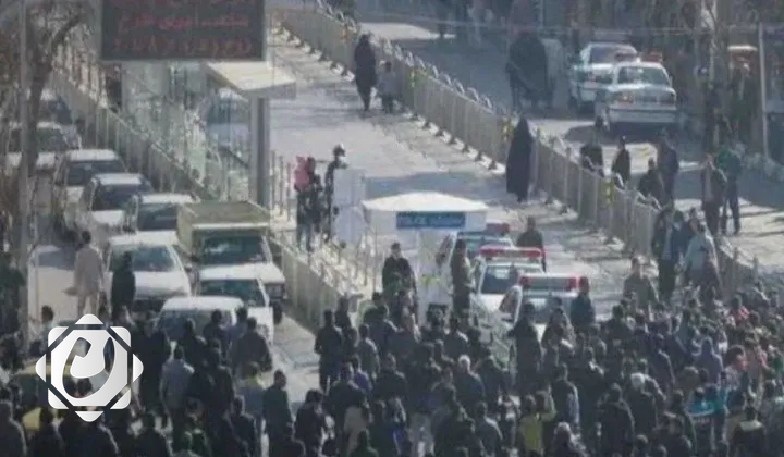 مقتل ضابط شرطة طعناً خلال الاحتجاجات في طهران وإسقاط طائرة مسيرة غربي البلاد