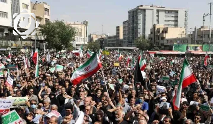 إيران تعلن استعدادها لدعم مطالب المحتجين ومواجهة الفوضى