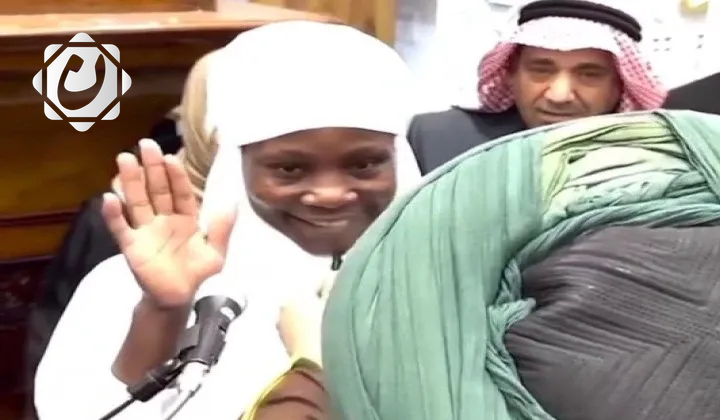 إعلان إسلام مواطنة أفريقية في جامع عمر المختار ببغداد