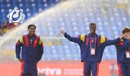 مدرب إسبانيا يكشف عن موقف لامين جمال من المباراة الأولى في كأس العالم
